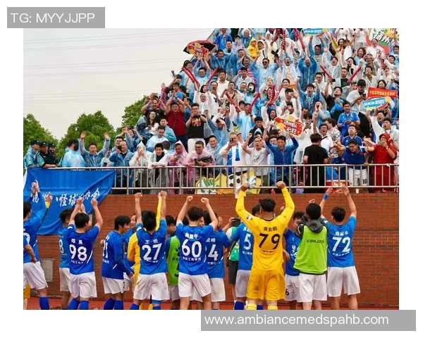 退役足球明星重聚赛场再战青春激情重燃的传奇球队组建记